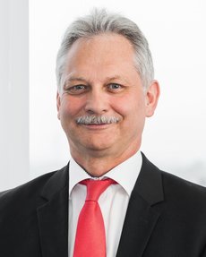 Hr_Dr_van_Essen_2019.jpg